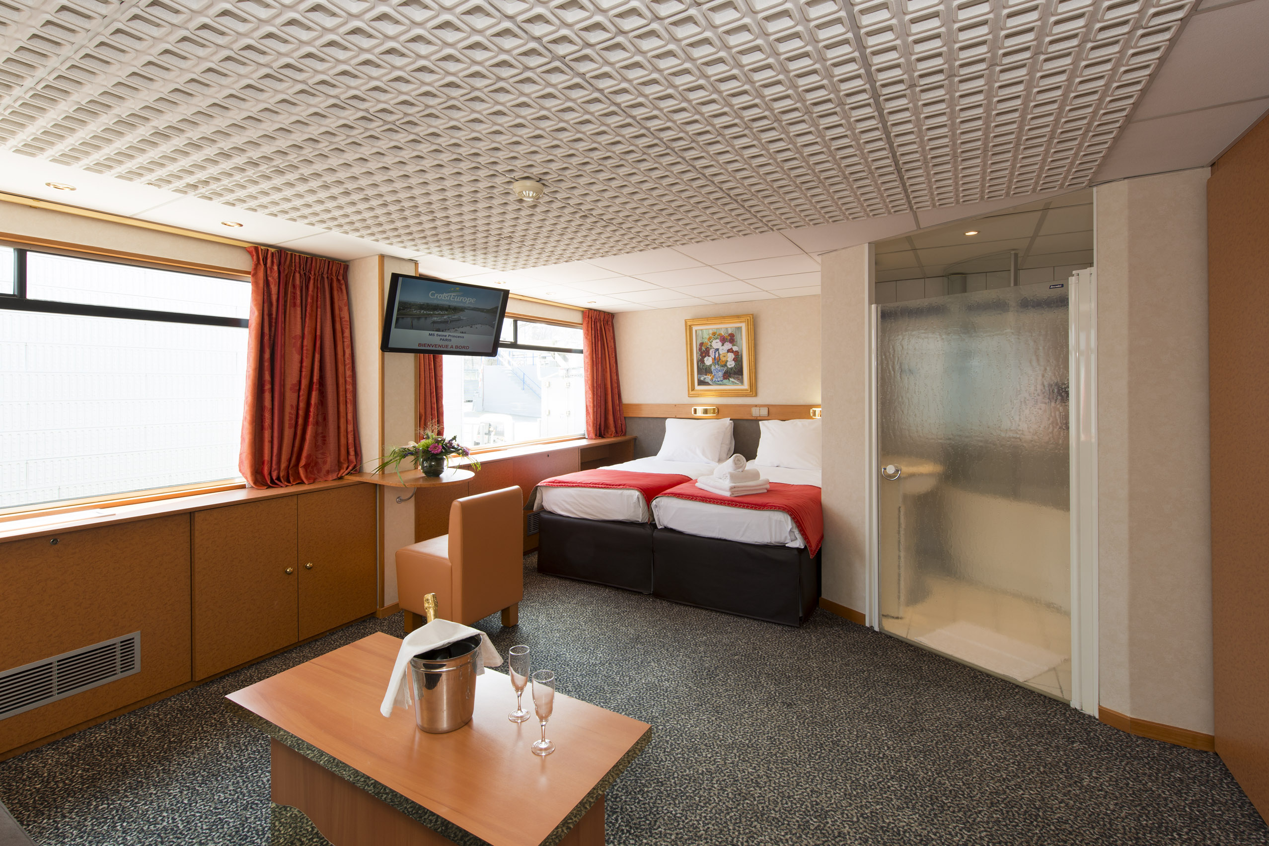 CroisiEurope MS Seine Princess Cabin 9.jpg